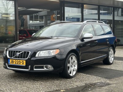 Volvo-V70-1