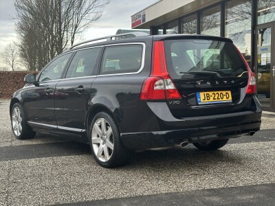 Volvo-V70-4