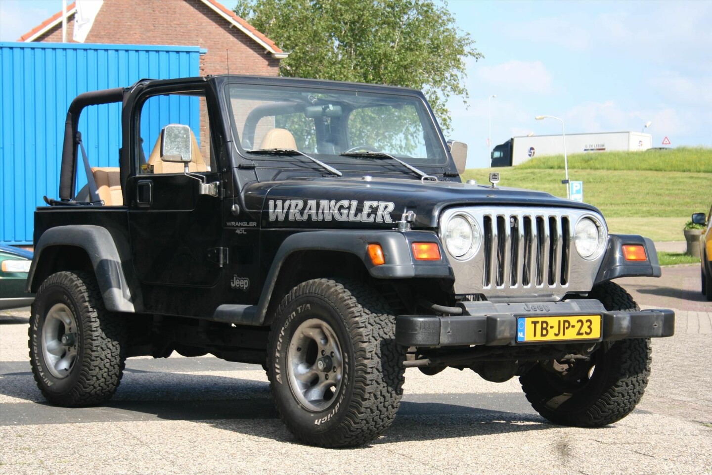 Jeep-Wrangler-2