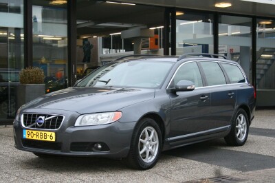 Volvo-V70-1